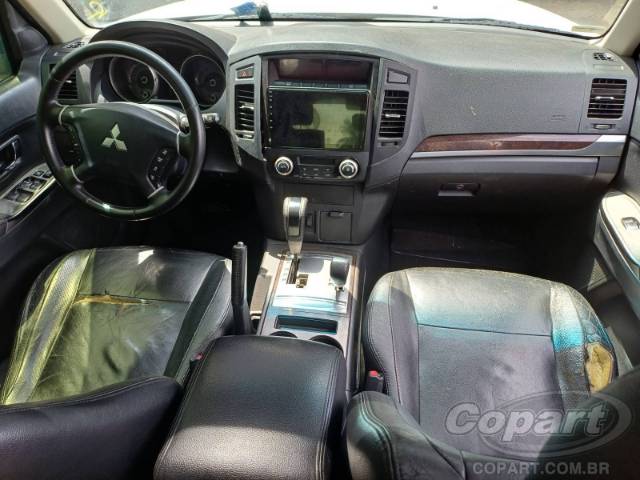 2013 MITSUBISHI PAJERO FULL 