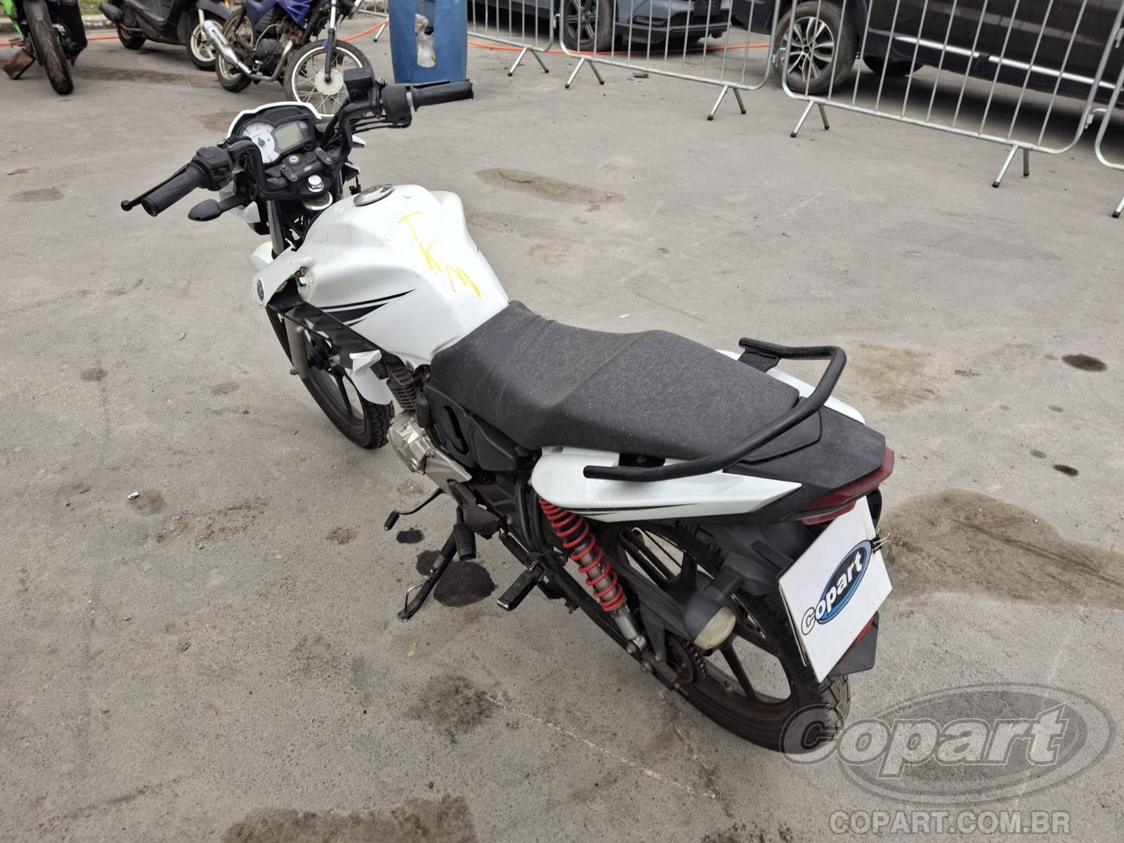 2015 YAMAHA FAZER — foto 3 de 13
