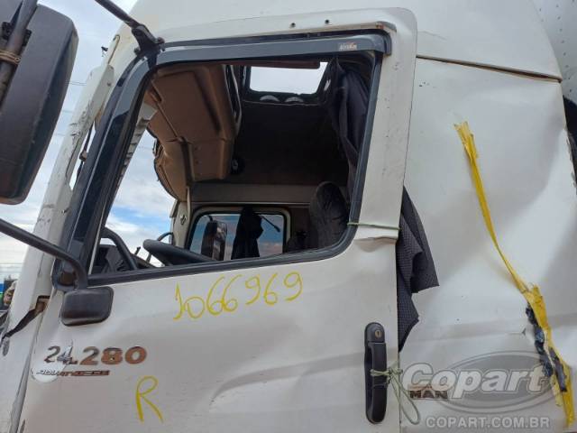 2014 VOLKSWAGEN CONSTELLATION 