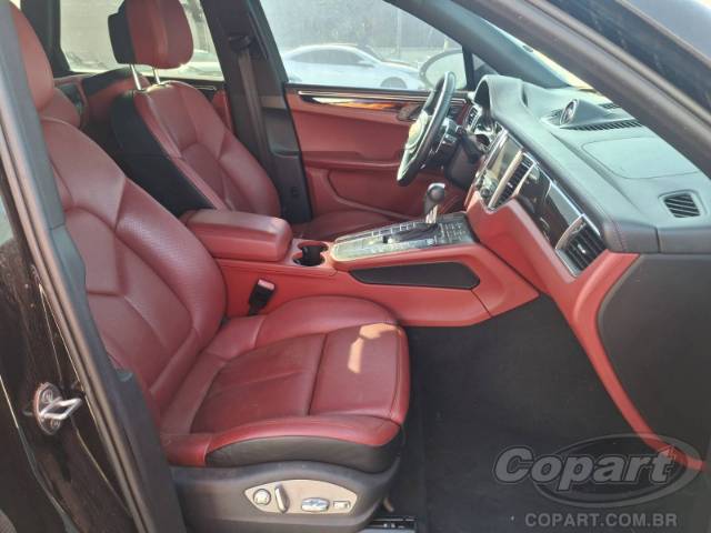 2015 PORSCHE MACAN 