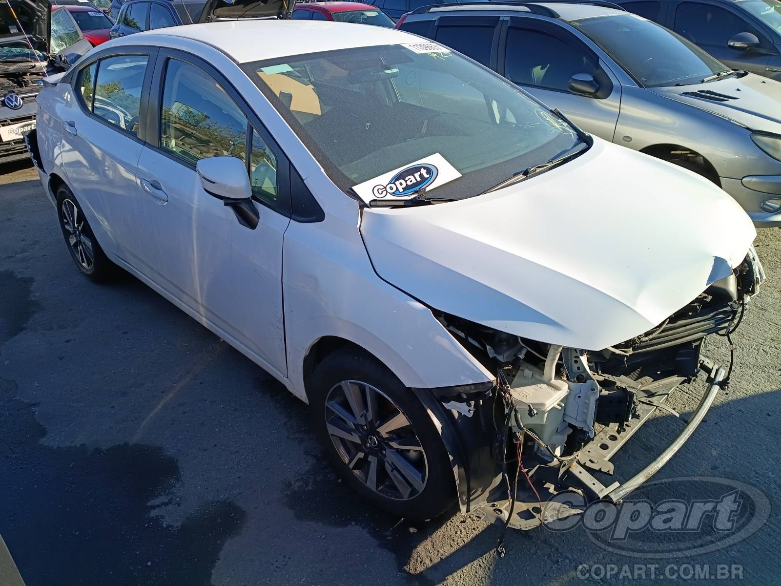 Nissan Versa 2023 em leilão