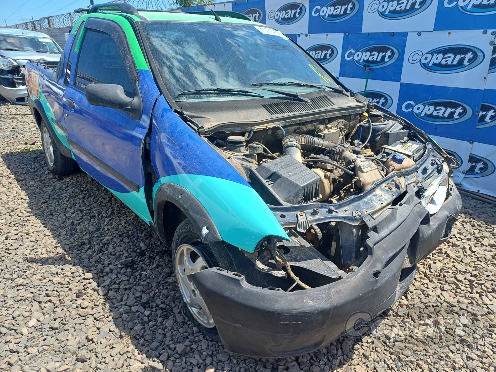 Veículo Fiat Strada Fiat Strada CE Working 1.5 2001 2001 em leilão