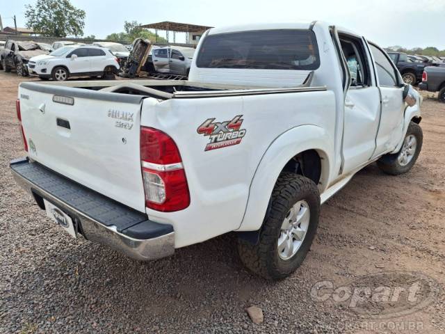 2015 TOYOTA HILUX CD 