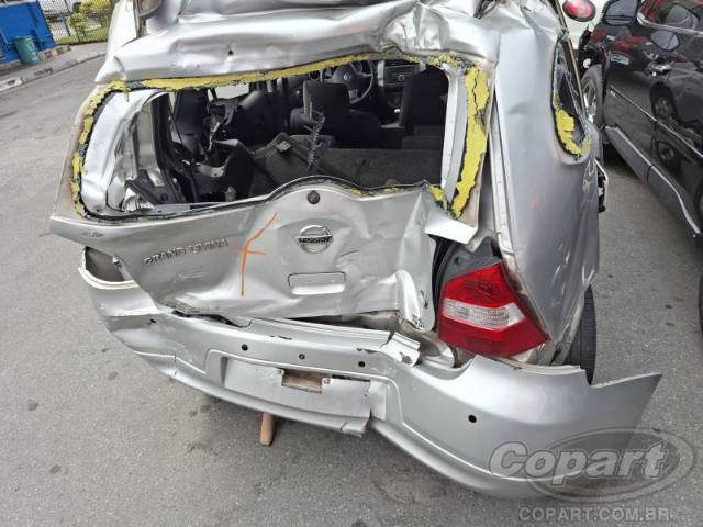 2012 NISSAN GRAND LIVINA 