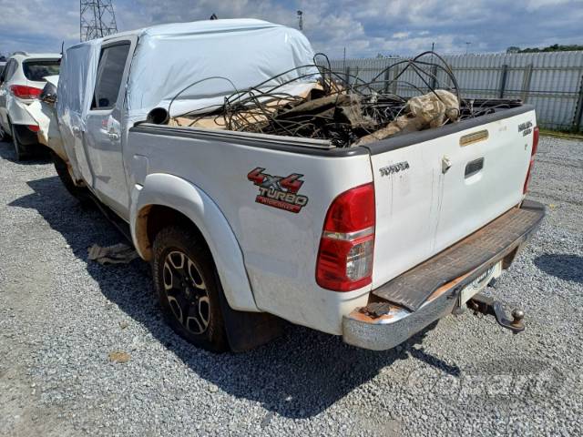 2015 TOYOTA HILUX CD 