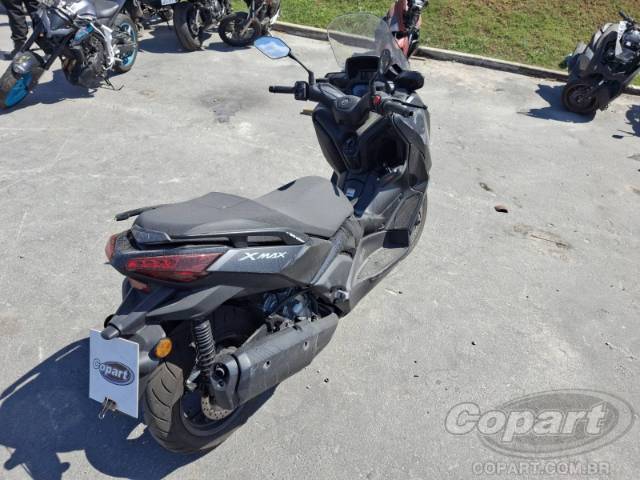 2025 YAMAHA XMAX 