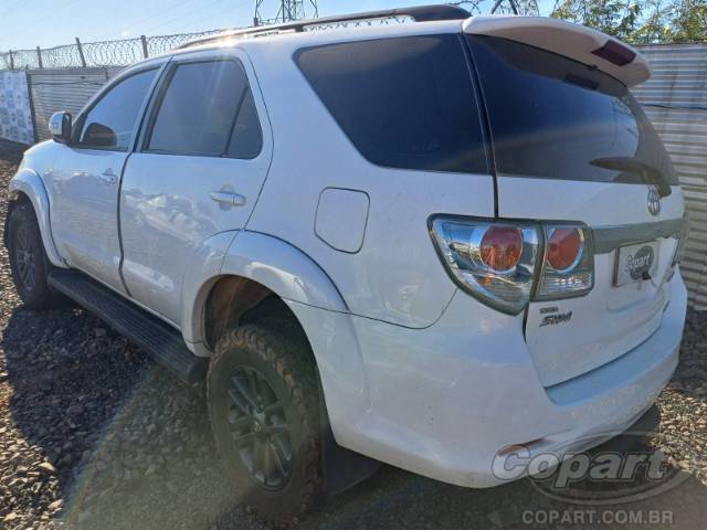 2015 TOYOTA HILUX SW4 