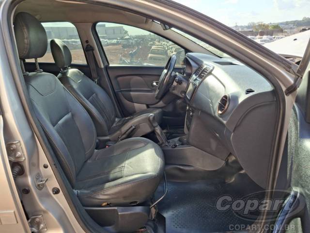 2017 RENAULT SANDERO 