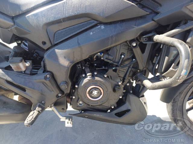 2025 BAJAJ DOMINAR 