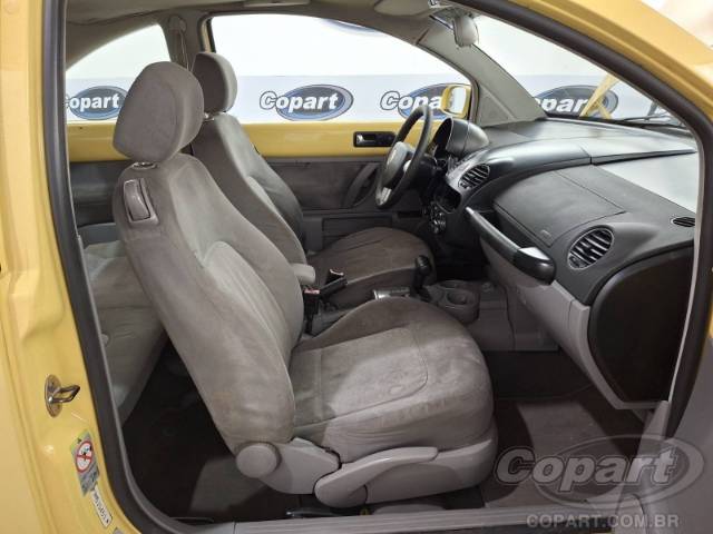 2009 VOLKSWAGEN NEW BEETLE 