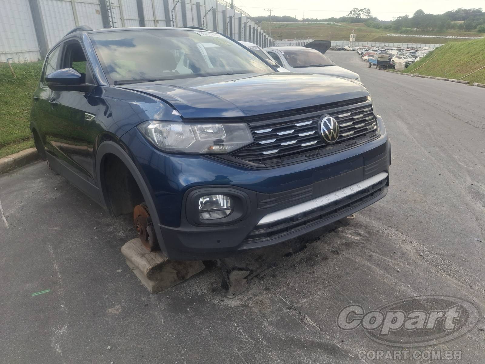 Veículo VW - VolksWagen Volkswagen VOLKSWAGEN T-CROSS Comfortline 200 AT 1.0 12V TSI Turbo 2023 em leilão