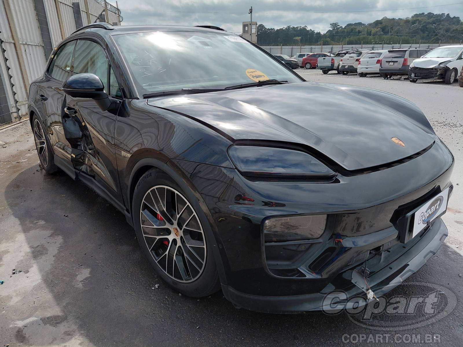 2025 PORSCHE MACAN