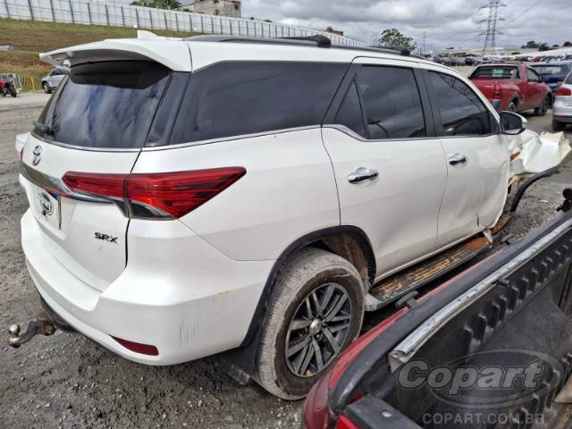 2017 TOYOTA HILUX SW4 