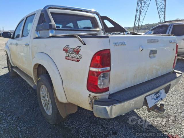 2013 TOYOTA HILUX CD 