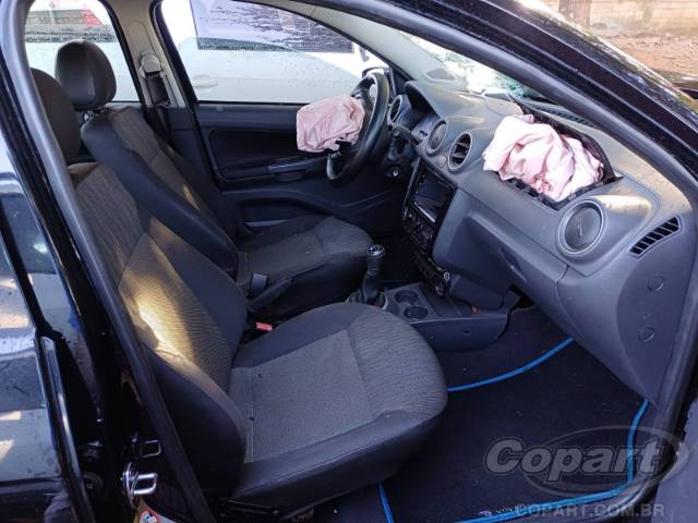 2014 VOLKSWAGEN VOYAGE 