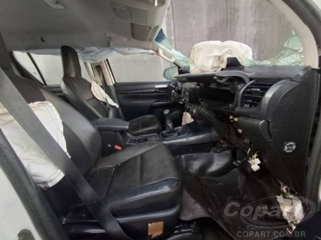 2024 TOYOTA HILUX CD 
