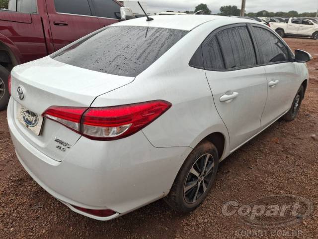 2022 TOYOTA YARIS SEDA 