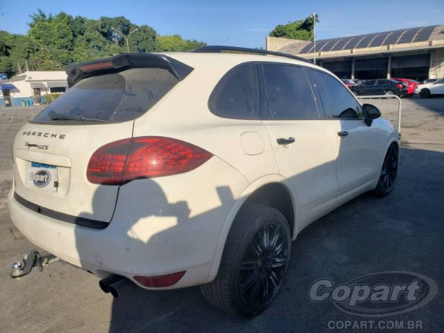 2011 PORSCHE CAYENNE 