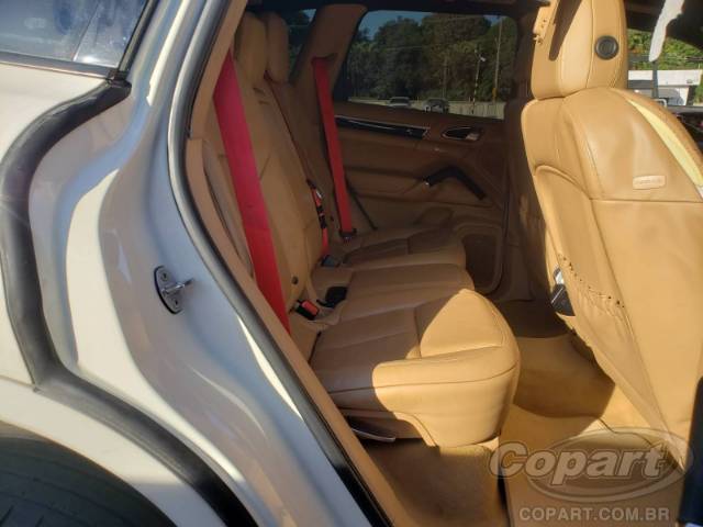 2011 PORSCHE CAYENNE 