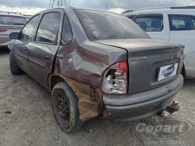 2005 CHEVROLET CLASSIC 
