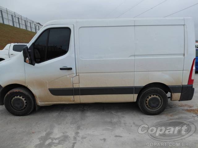 2027 RENAULT MASTER FURGAO 