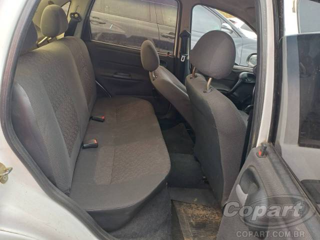 2005 CHEVROLET CLASSIC 