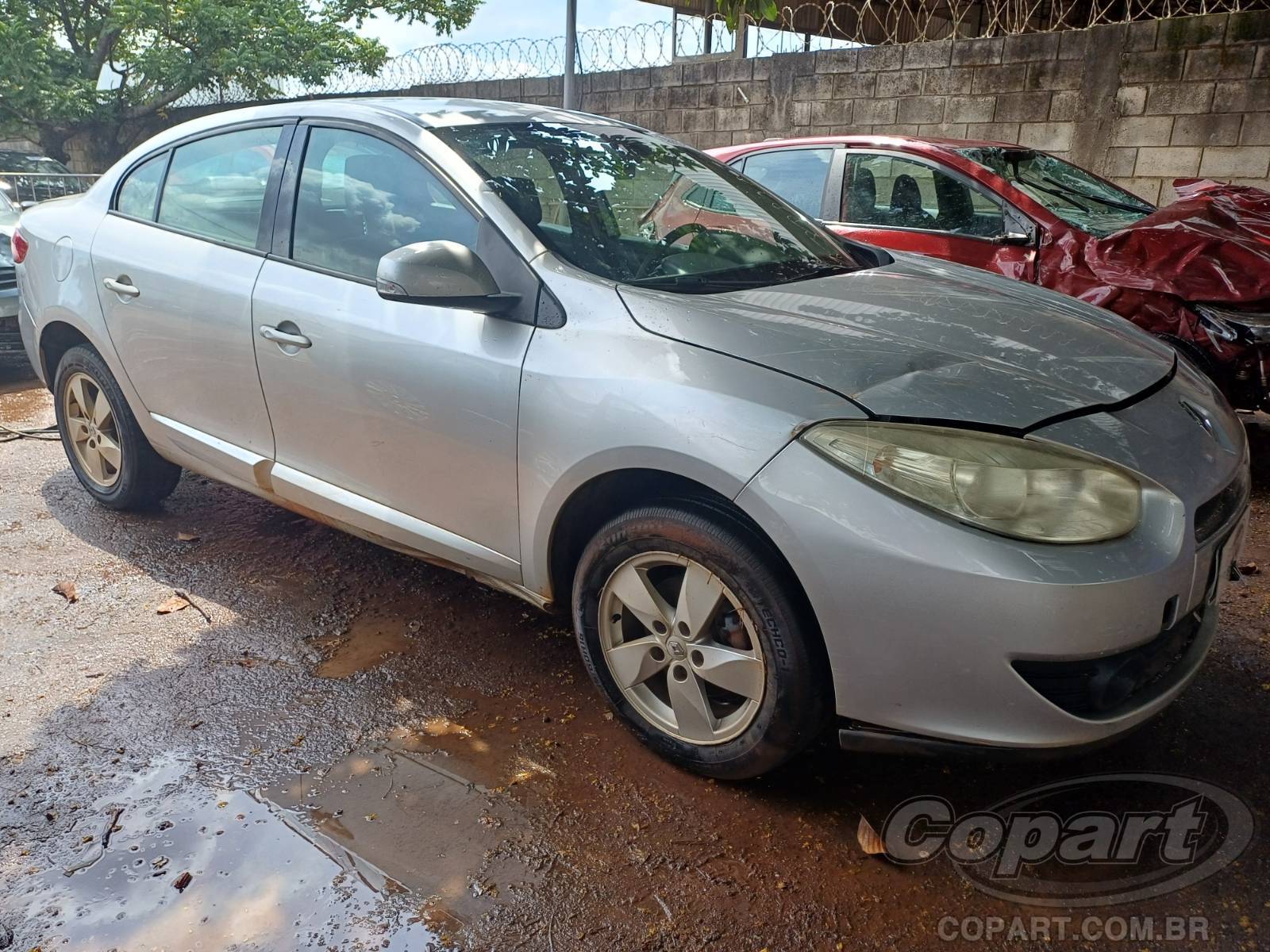 Veículo Renault Fluence Renault Fluence Dynamique 2.0 16V Hi-Flex 2011 Colisão Frontal 2011 em leilão
