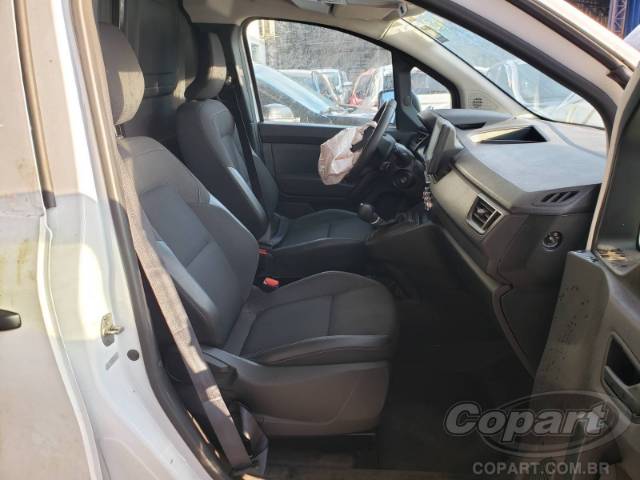 2025 RENAULT KANGOO 