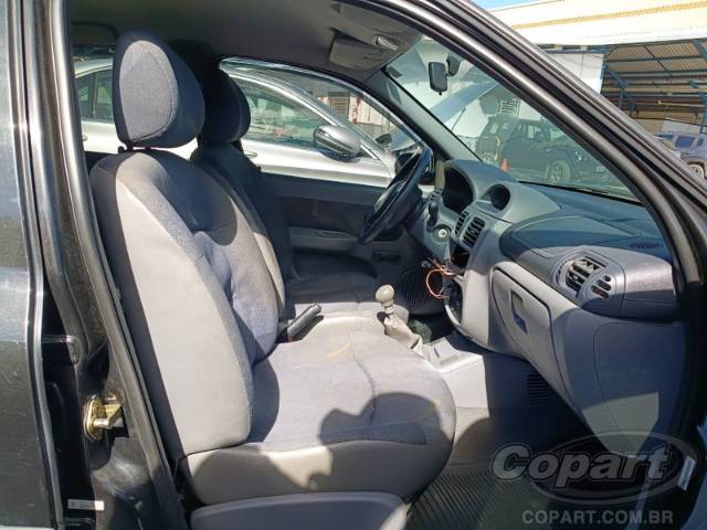 2001 RENAULT CLIO SEDAN 