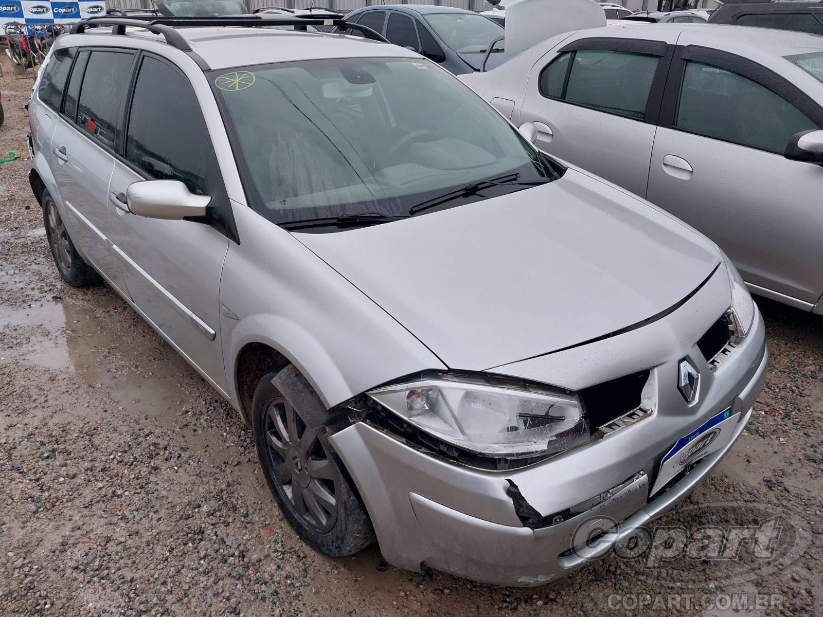 Veículo Renault Megane Renault Megane Grand Tour Dynamique 1.6 2011 Colisão Pequena Monta 2011 em leilão