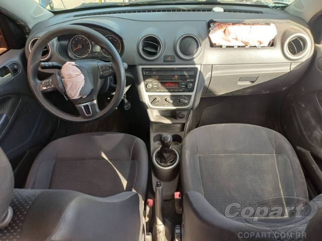 2015 VOLKSWAGEN VOYAGE 