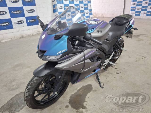 2025 YAMAHA YZF R15 