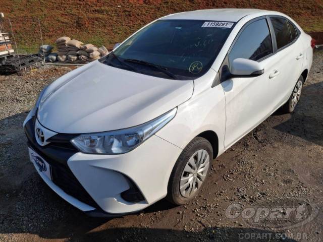 2025 TOYOTA YARIS SEDA 