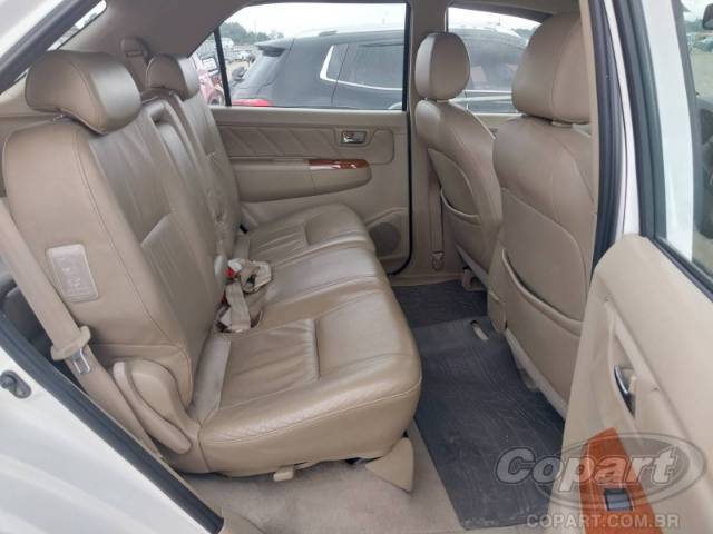 2011 TOYOTA HILUX SW4 
