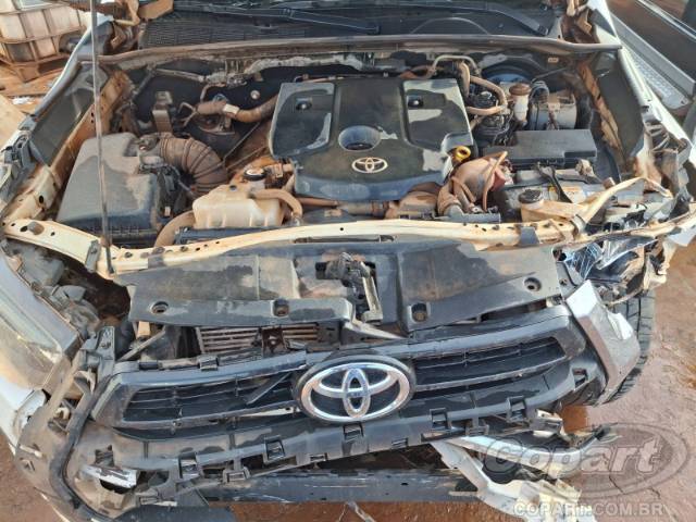 2024 TOYOTA HILUX CD 