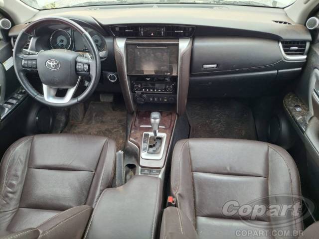 2017 TOYOTA HILUX SW4 