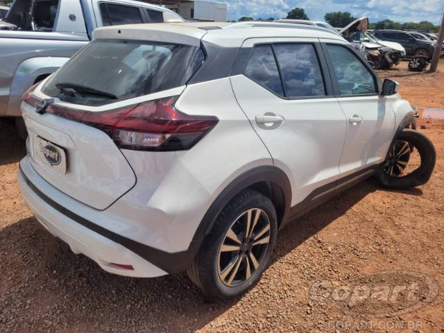 2023 NISSAN KICKS 