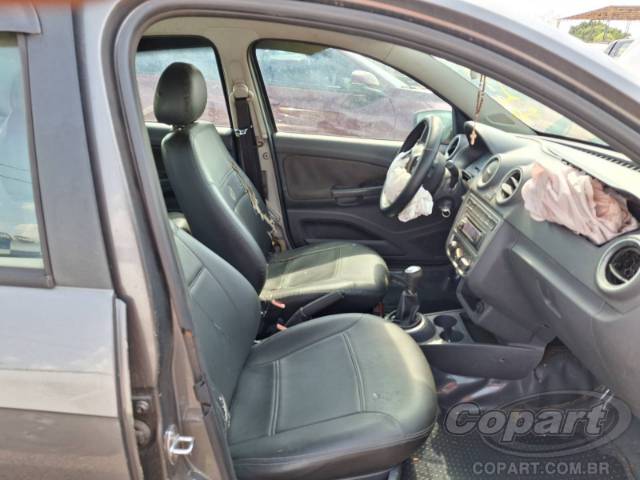 2014 VOLKSWAGEN VOYAGE 