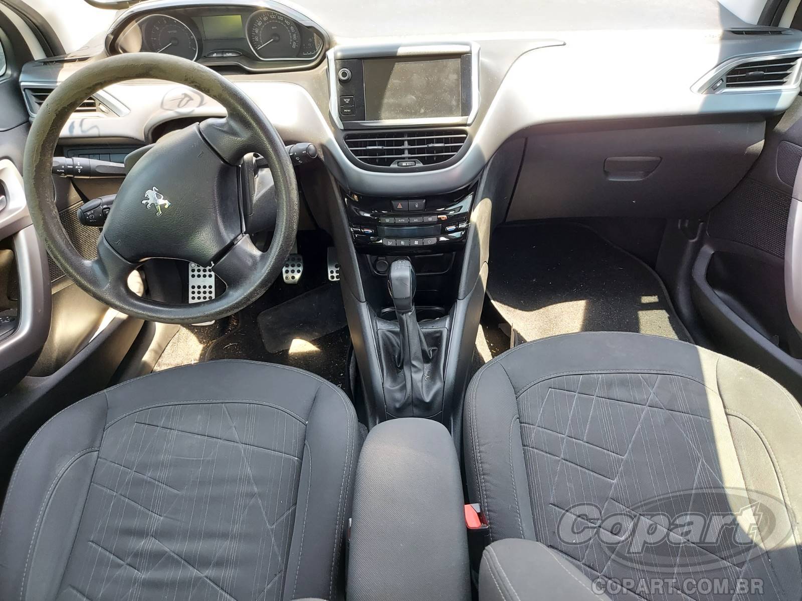 Foto 9 de 10: 2014 PEUGEOT 208