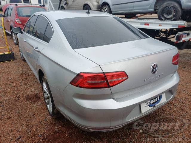 2017 VOLKSWAGEN PASSAT 