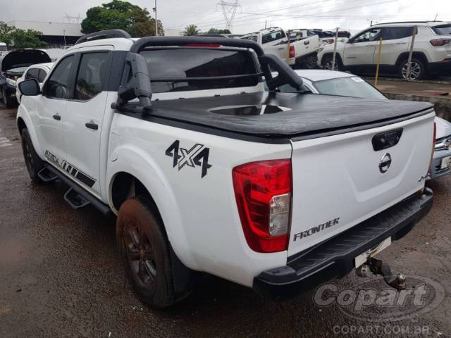 2021 NISSAN FRONTIER CD 