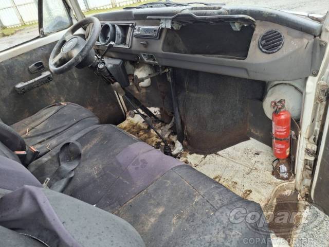 2010 VOLKSWAGEN KOMBI 