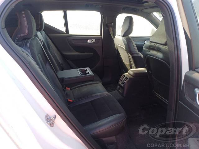 2021 VOLVO XC40 