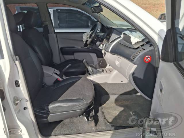 2013 MITSUBISHI L200 TRITON 
