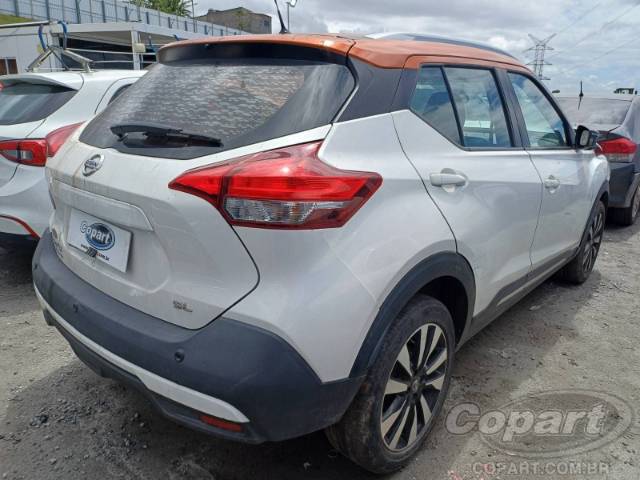2017 NISSAN KICKS 