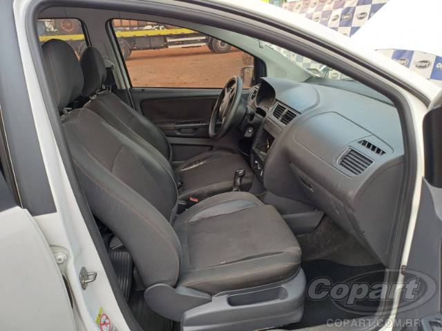 2011 VOLKSWAGEN FOX 