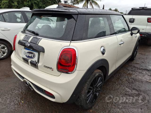 2017 MINI COOPER 
