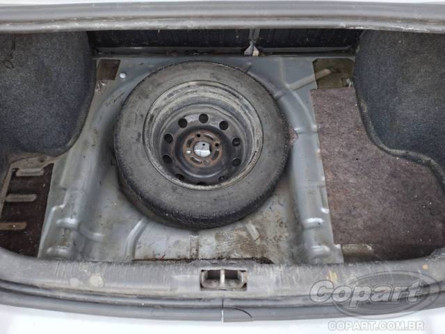 2005 FORD FIESTA SEDAN 