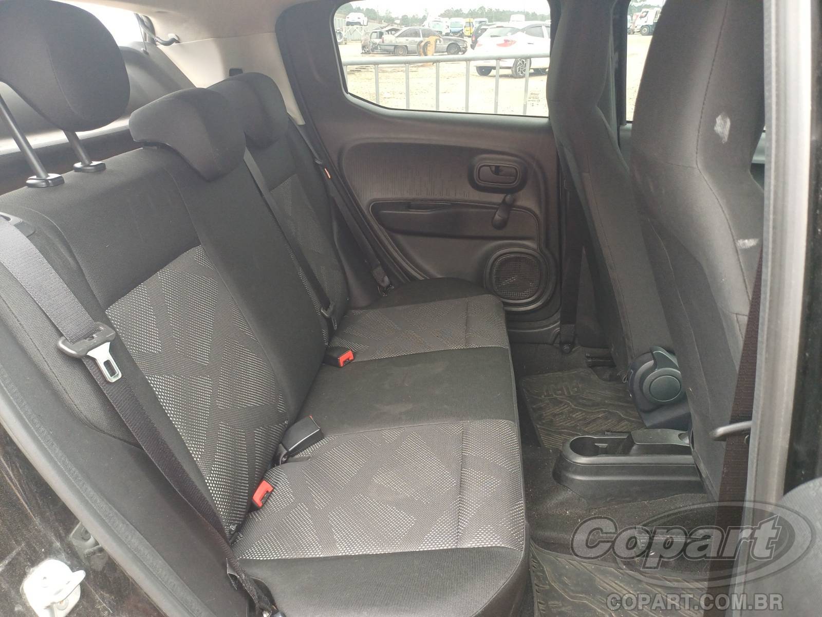 Foto 6 de 10: 2026 FIAT MOBI