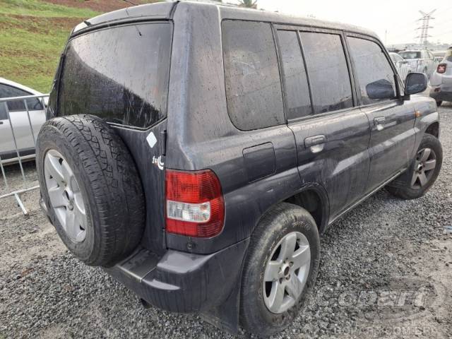 2004 MITSUBISHI PAJERO TR4 